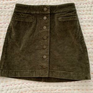 Corduroy olive green button front skirt with pockets Wilfred free Aritzia